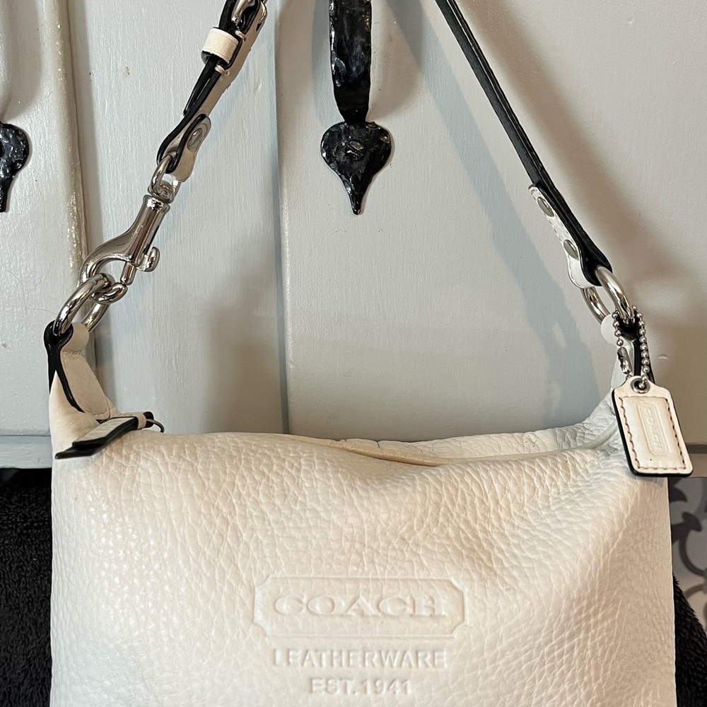 Coach Mini Shoulder Bag Chalk Pebbled Leather Y2K Style Authentic